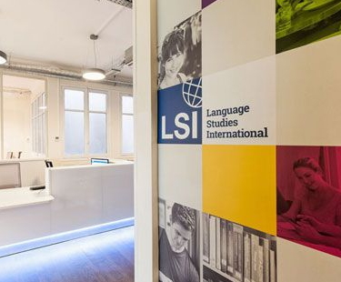 フランス留学　パリ留学　LSIパリ校